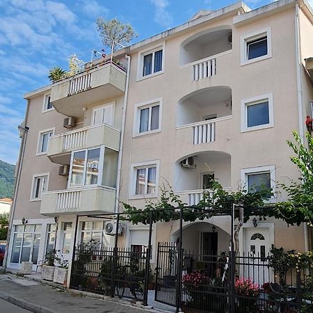 Hibiscus Guest House Budva Exteriér fotografie